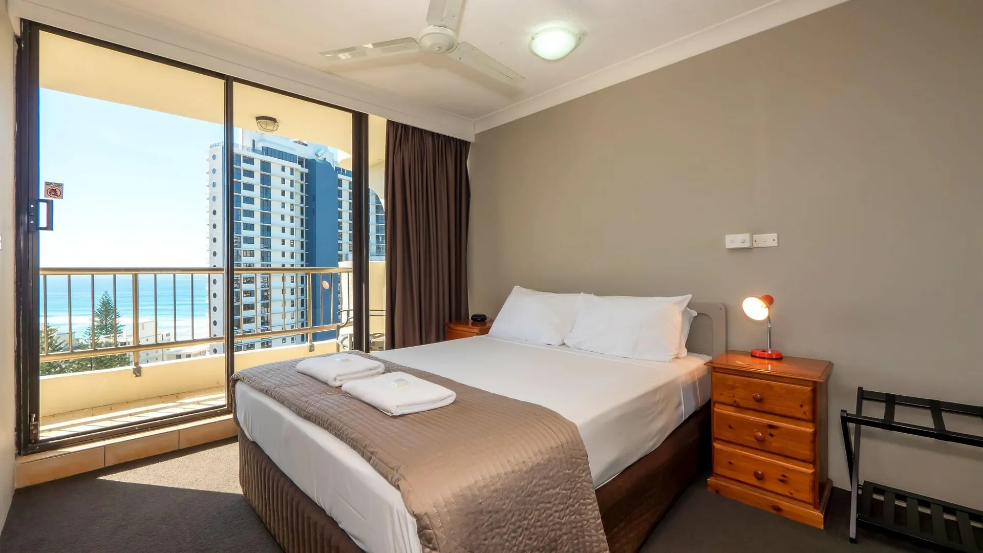 Aristocrat Apartments Gold Coast Australia