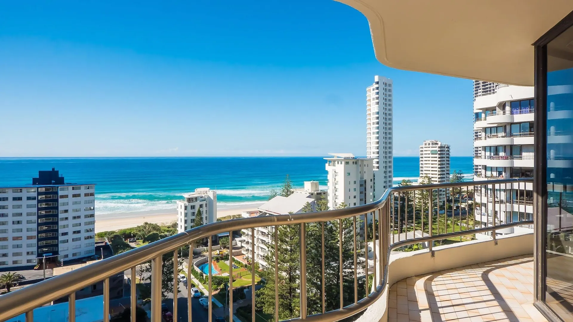 Aristocrat Apartments Gold Coast