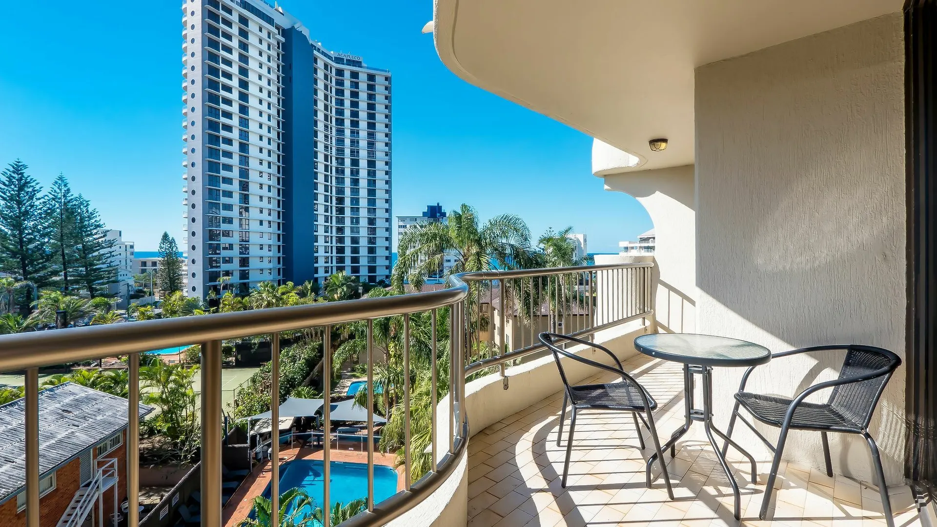 Aristocrat Apartments Gold Coast Aparthotel